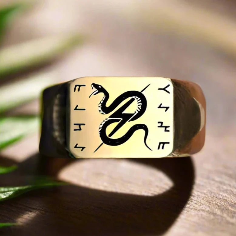 Men's signet ring