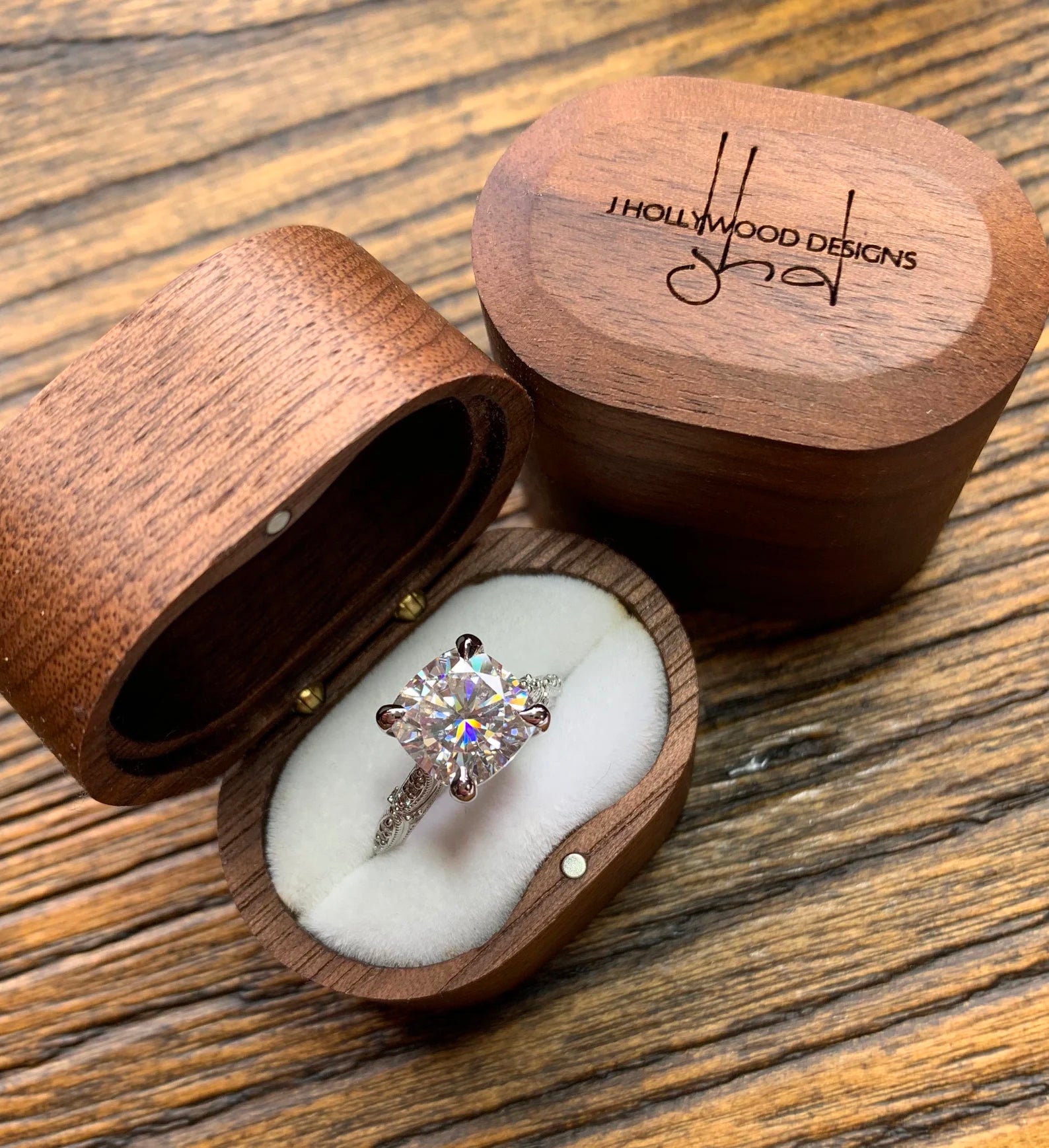GOLDEN SNITCH ENGAGEMENT RING BOX – New England Magick